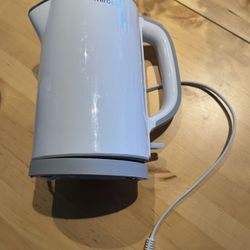 White Electric Kettle 1.6 Qtr