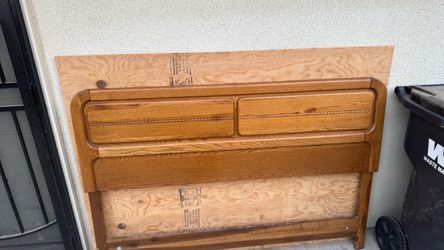 Queen bed compete