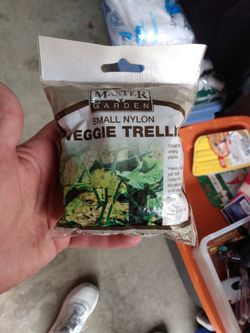 Small Nylon Vegetable Trellis