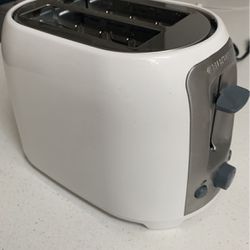 Brand New Black Decker Toaster With Bagel Toast