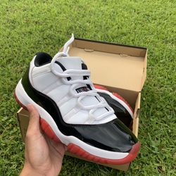 Jordan 11 Retro Low Concord Bred