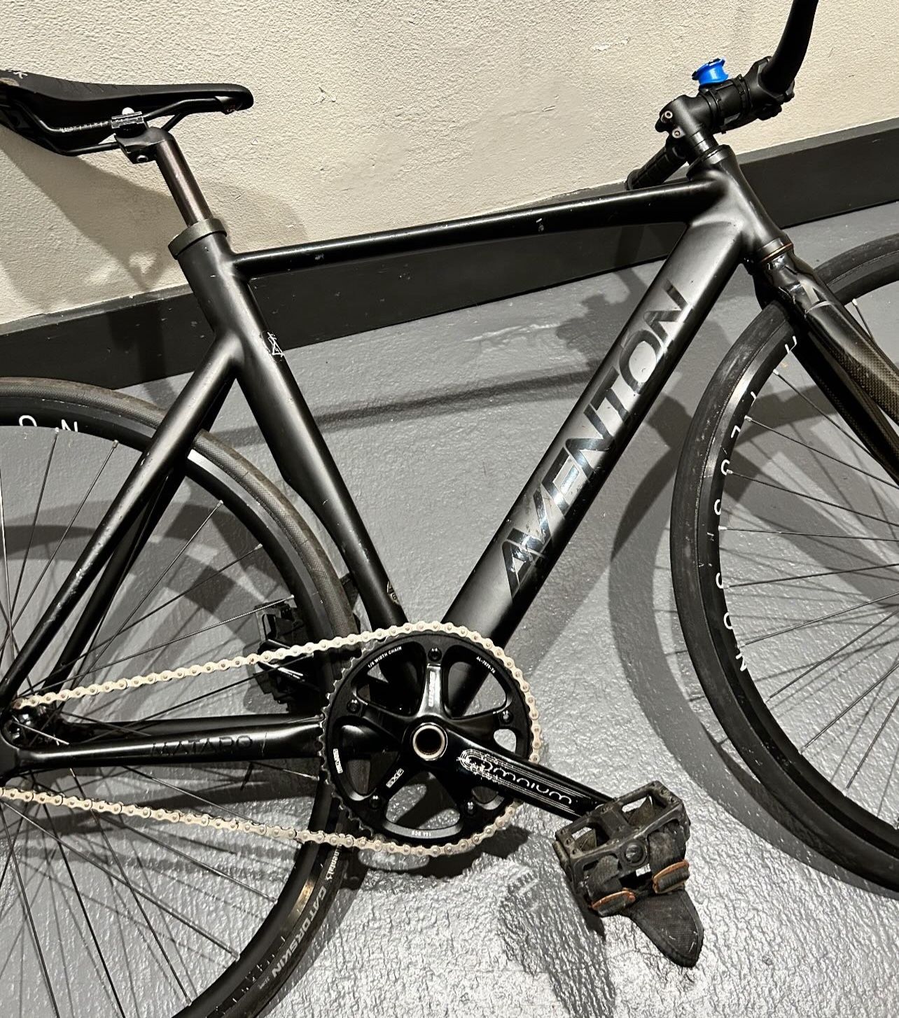 AVENTON Mataró  Track Bike Fixed Gear Black On Black Size S/M Complete Bike For Steal 