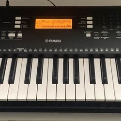 🎹 Yamaha PSR-EW300 – 76-Key Keyboard w/ Stand & Music Rest – Excellent Condition 🎹