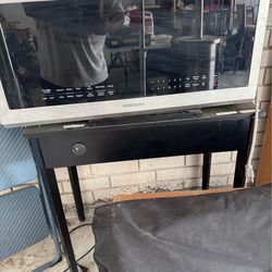 Samsung large microwave oven.