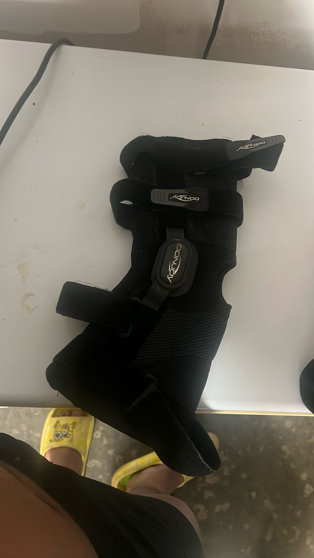 Donjoy Knee Brace