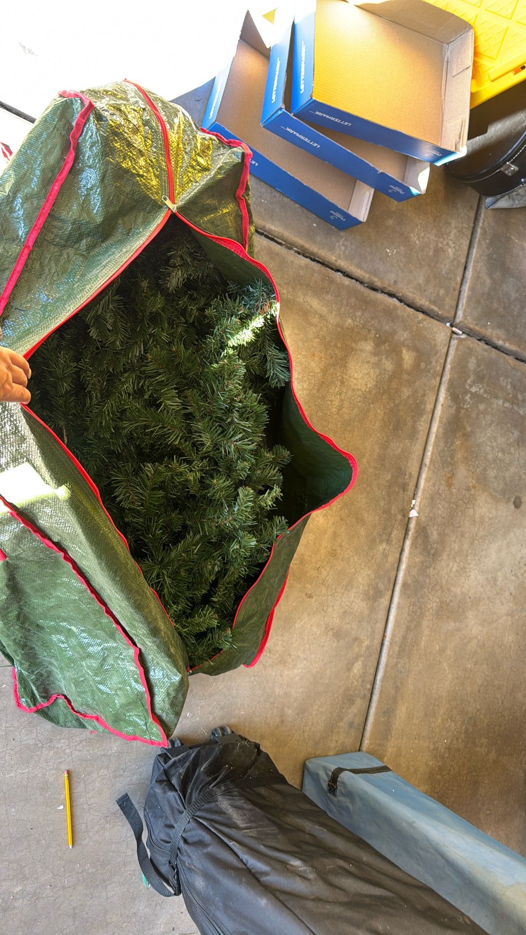 7ft Artificial Tree With Carrying Bag