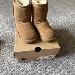 Uggs Size 8 Toddler