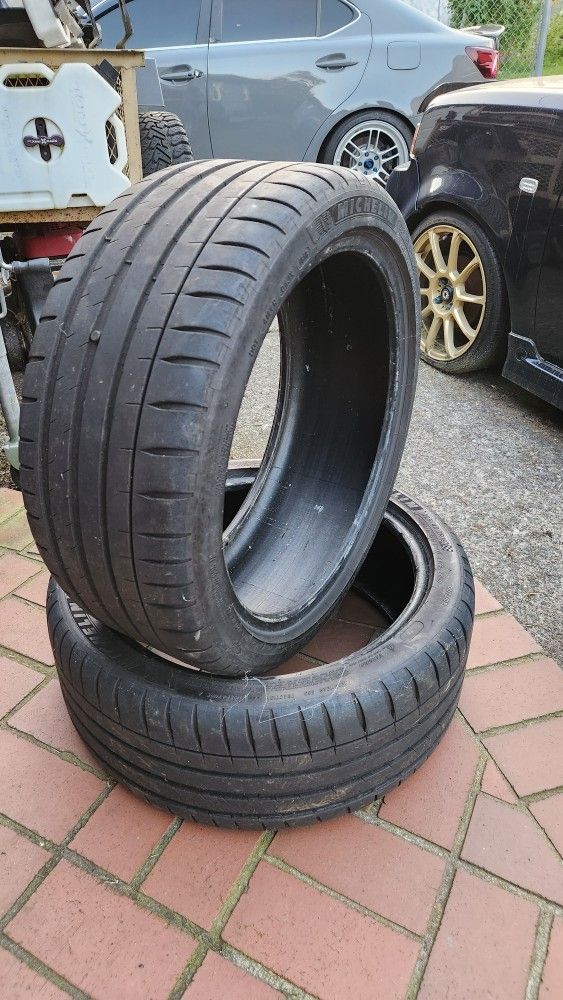 Michelin Pilot Sport 4 S 225 40 18 (Pair)