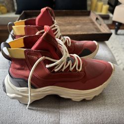 Sorel Hiking Boots $10