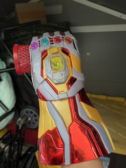 Infinity Gauntlet Cup Holder