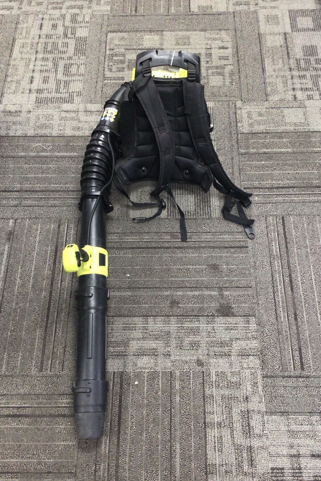 Ryobi Leaf Blower (w/2 Batteries + Charger)