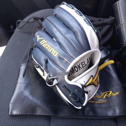 Handcrafted MIZUNO Baseball Glove