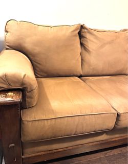 Love Seat/ Brown Color