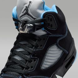 Jordan Retro 5 "Black Carolina"