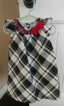 Size 18-24m dresse, barely use.