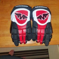 Like New: MISSION WICKED 5 HOCKEY GLOVES