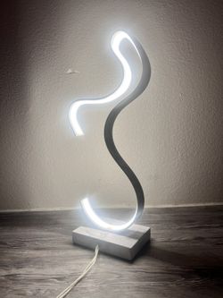Curvy Lamp