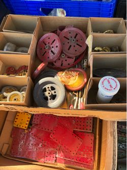 Erector set parts and pieces