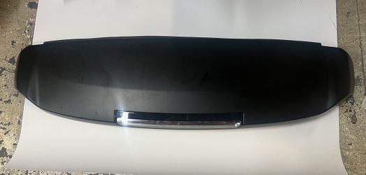 84003071 2015-2020 GMC Yukon and Yukon XL Rear Trunk Lid Lift Gate Upper Spoiler Wing Panel