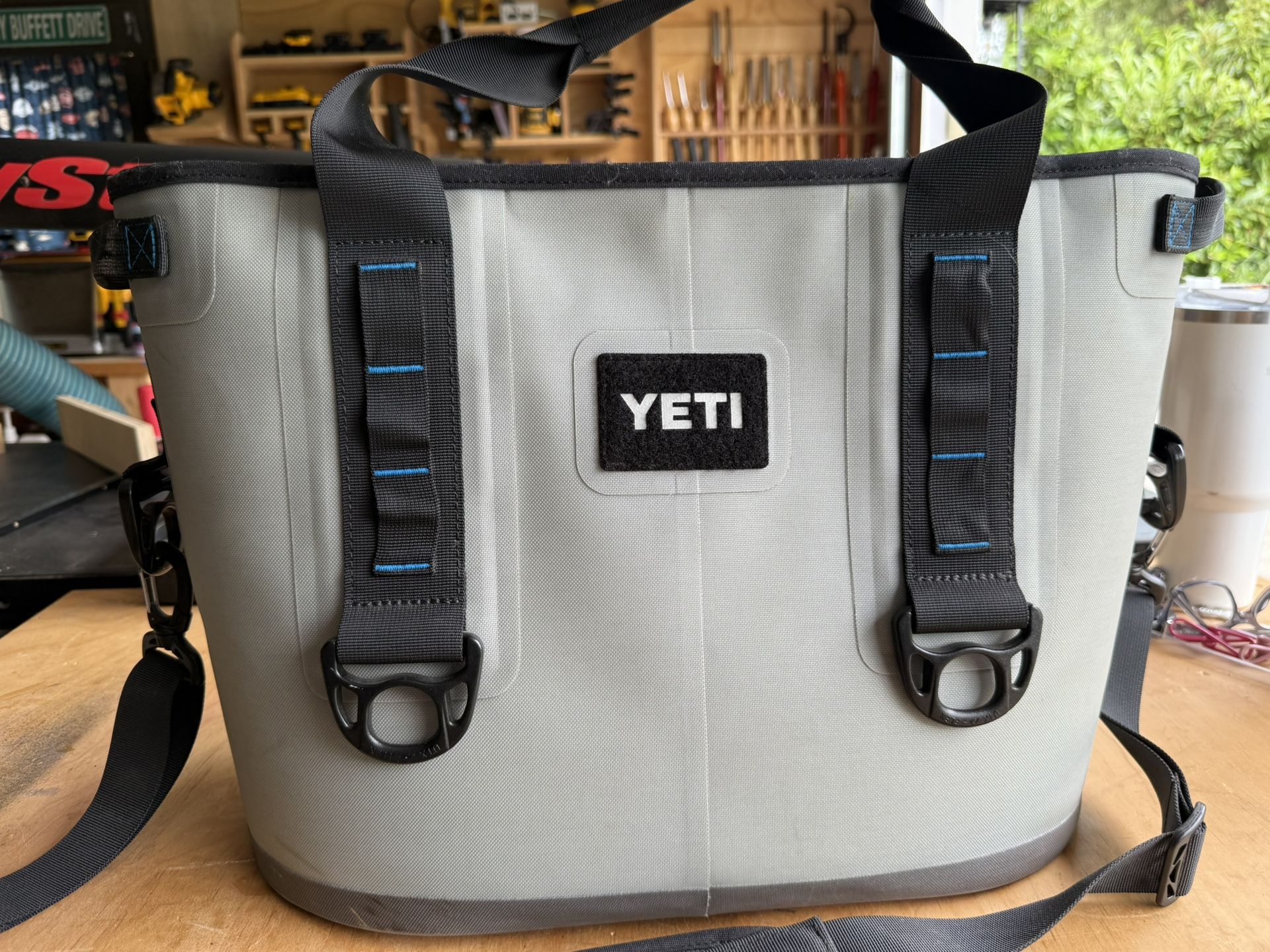 Yeti Cooler - Yeti Hopper 20