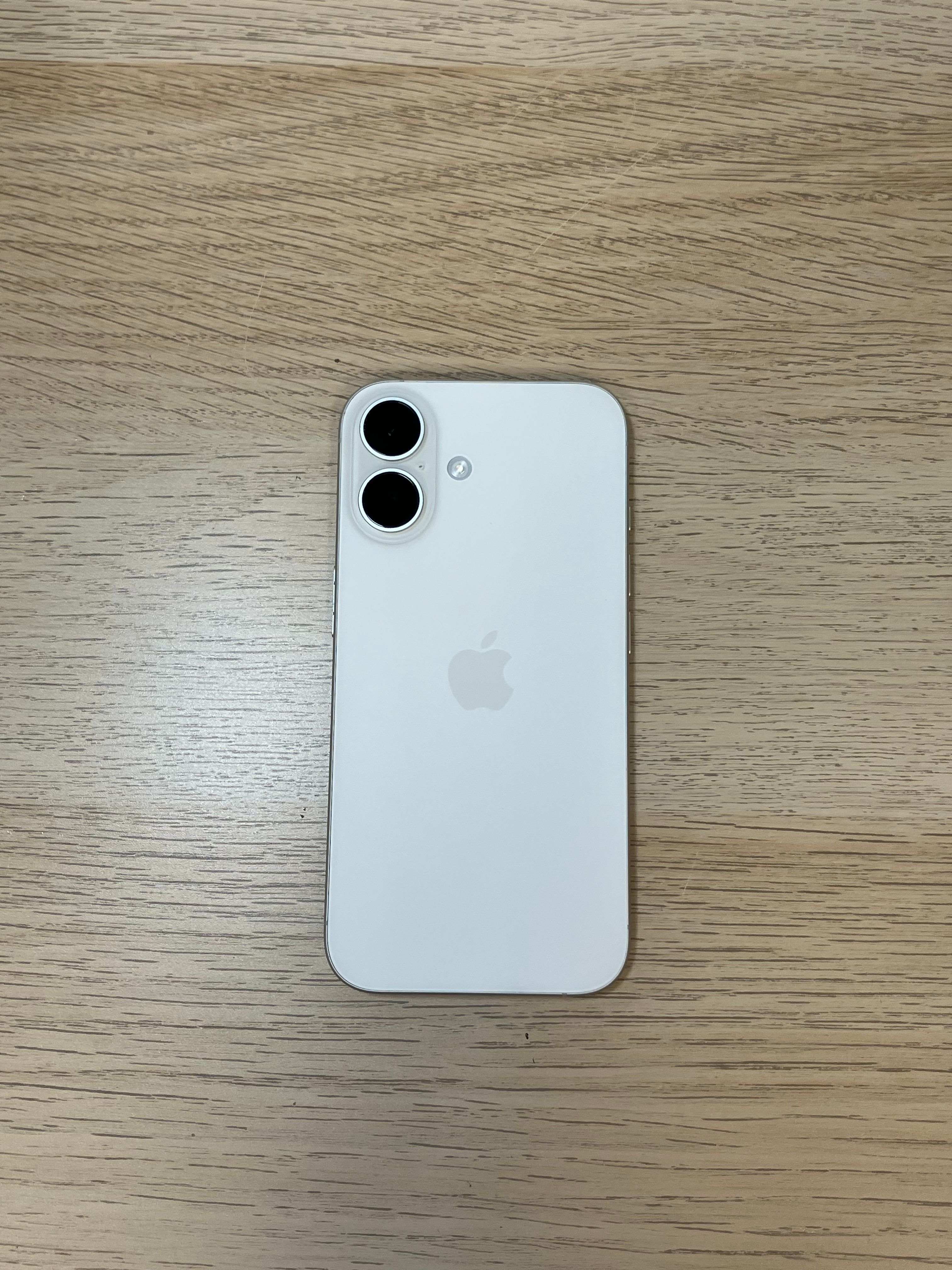 iPhone 16 - AT&T/Cricket - 128GB 