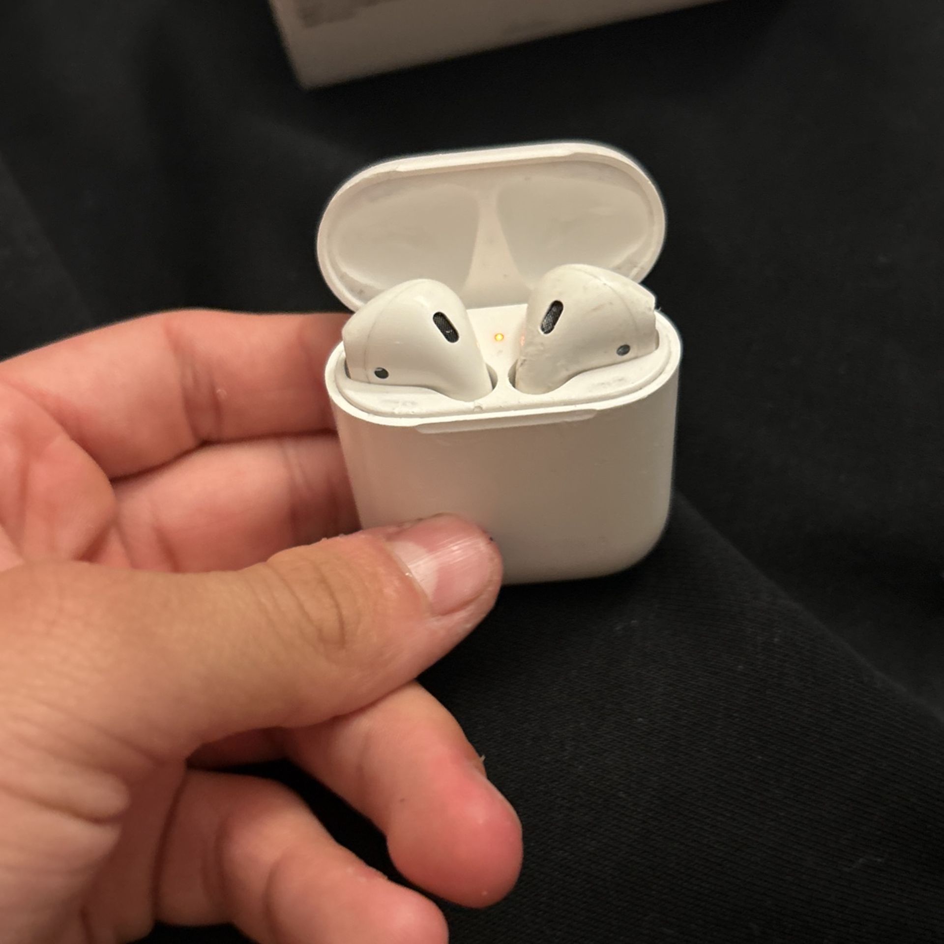 AirPods Model A2032 A2031 A1602