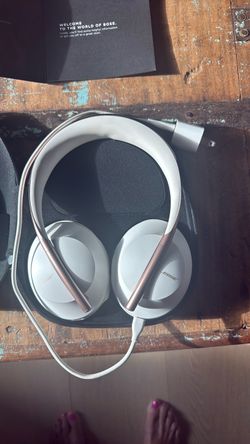 Bose Noise Cancelling Headphones 700