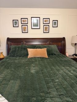 Dark Cherry Wood Sleigh Bedroom set