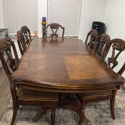 8 Seater Dinning Table 