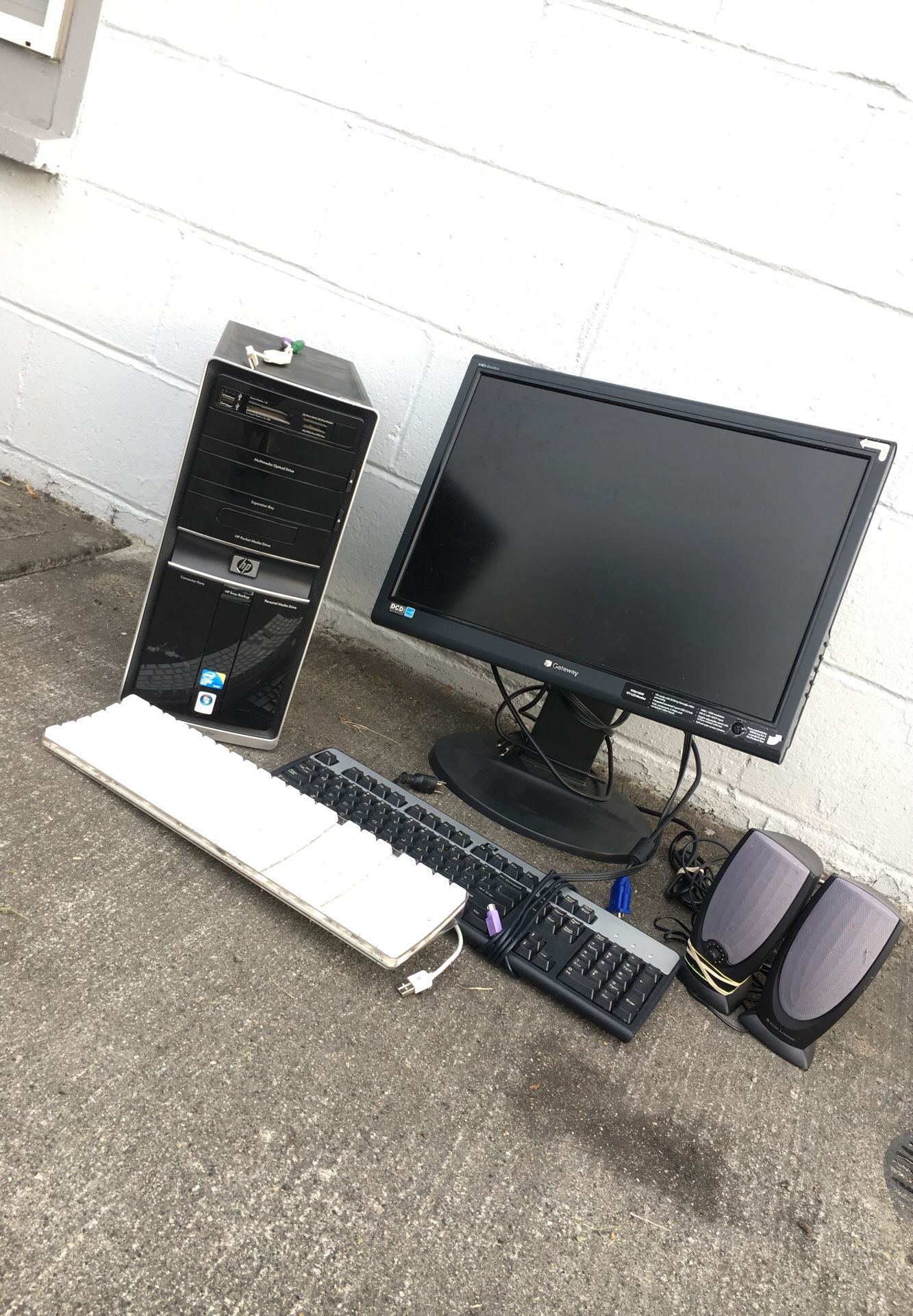 FREE Gateway monitor, keyboards, speaker, computer tower