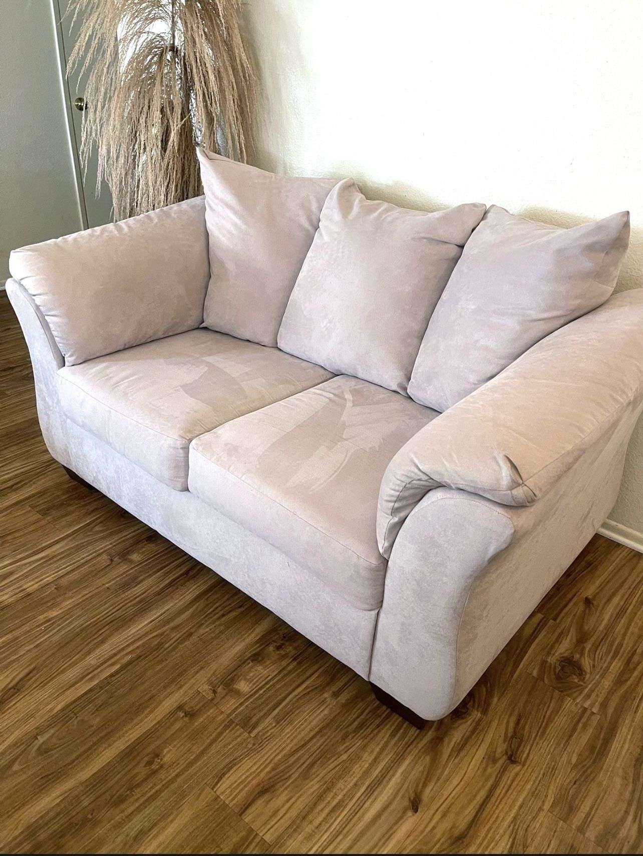 Ashley Furniture Darcy Sofa