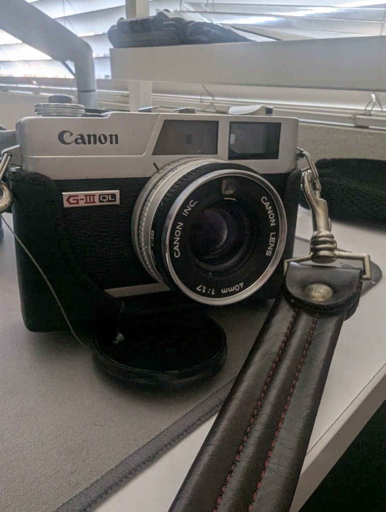 Canon Canonet QL17