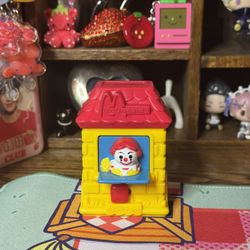 1996 Vintage McDonald’s Fisher Price Toy - Ronald Pop-Out Drive Thru