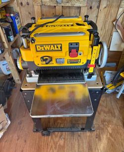 DeWalt DW735 Planer with Table