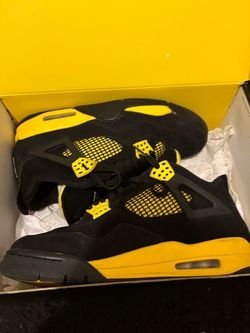Yellow thunders Jordan 4s