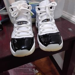 Jordan's 11  Size 7Y
