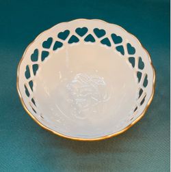 Vintage classic ivory Lenox heart collection candy bowl with cut out hearts