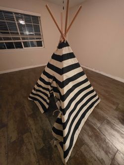 Striped Kids' Tent