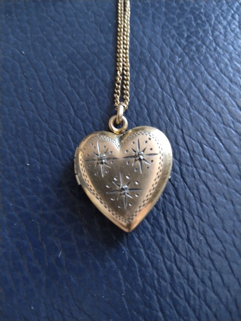 12kg Silver Diamond Pendant
