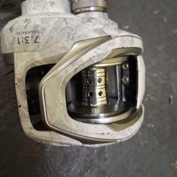 Snow Camo Baitcaster Fishing Reel