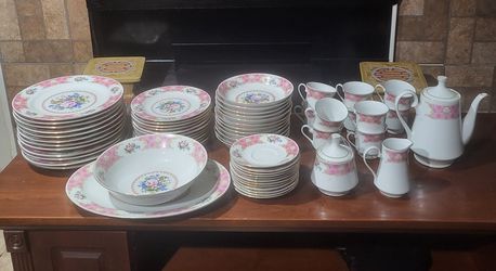 Vintage 63 Piece Remington Fine China Spring Garden Dinnerware Set 