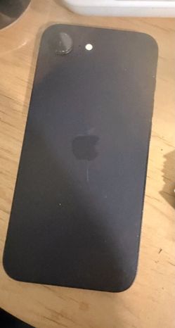 iPhone 16e