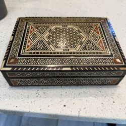 vintage Middle Eastern/Moorish style micro mosaic inlaid wooden jewelry box