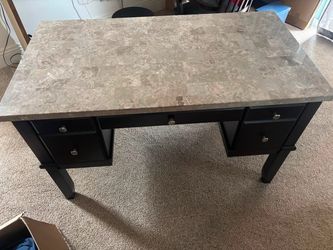 Free desk… located in Huntington Beach