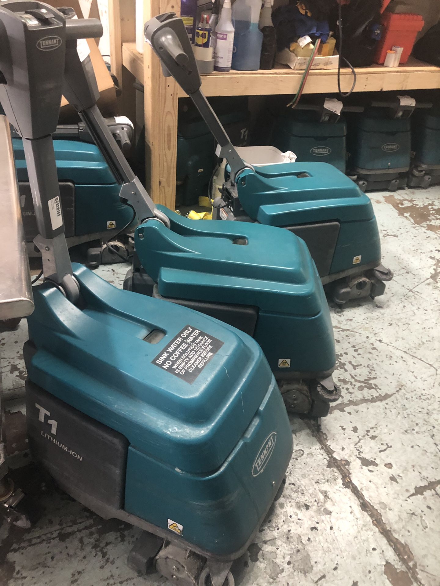 Tennant t1 compact floor scrubbers