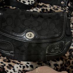Múltiple Coach Purses I good Shape