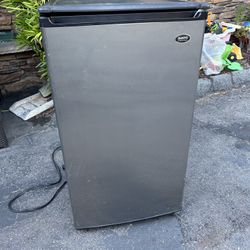 Mini Fridge Works 