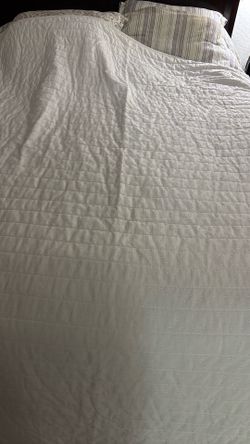 Queen Size Bed Spread.. 