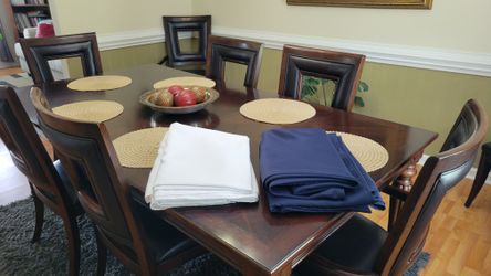 Tablecloths And Graduation Decorations