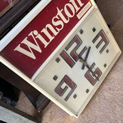 ORIGINAL VINTAGE WINSTON CIGARETTE WALL CLOCK (BATTERY)